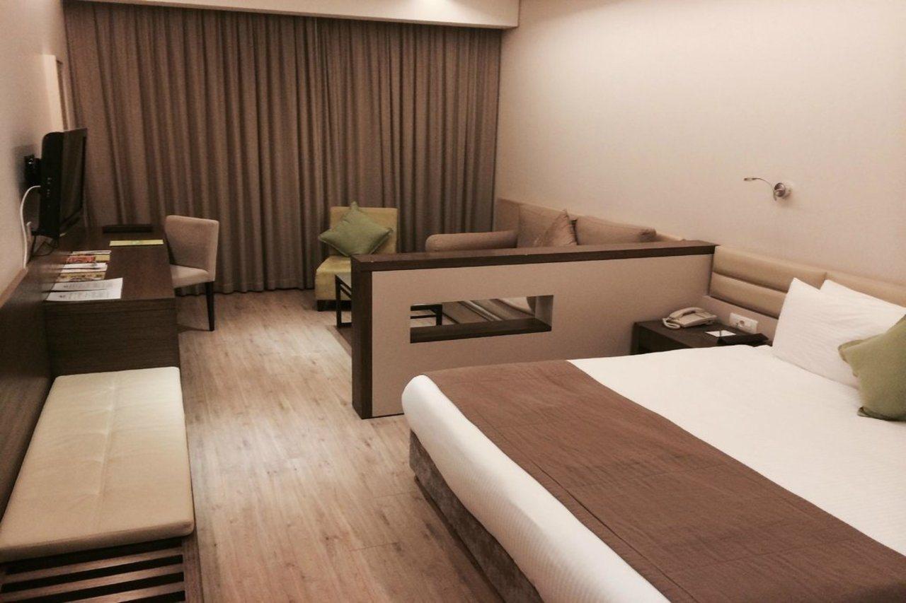 Country Lodge Hotel & Resort Beirut Eksteriør billede