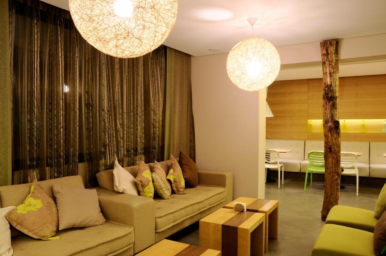 Country Lodge Hotel & Resort Beirut Eksteriør billede
