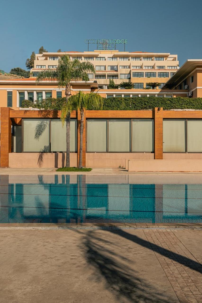 Country Lodge Hotel & Resort Beirut Eksteriør billede