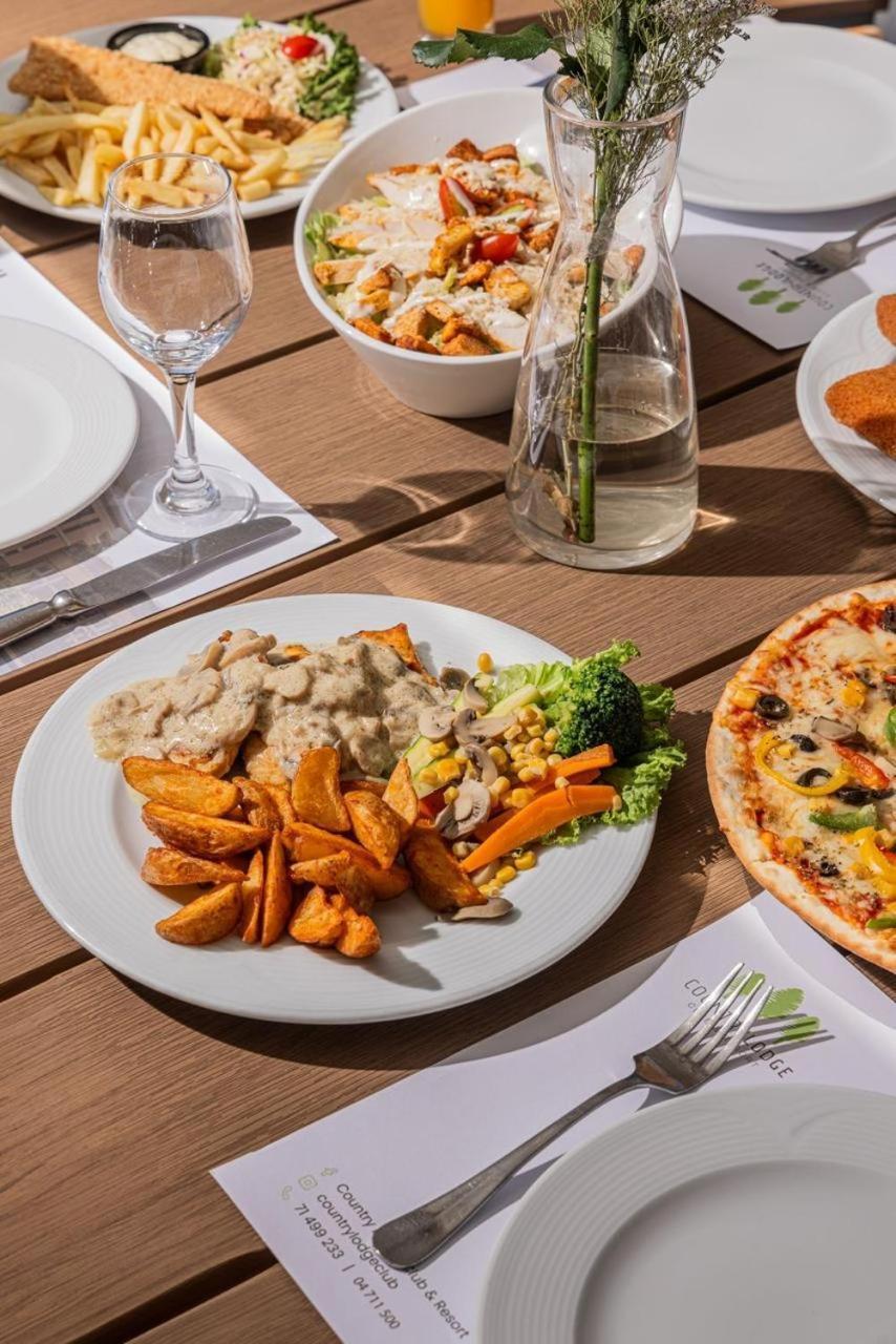 Country Lodge Hotel & Resort Beirut Eksteriør billede