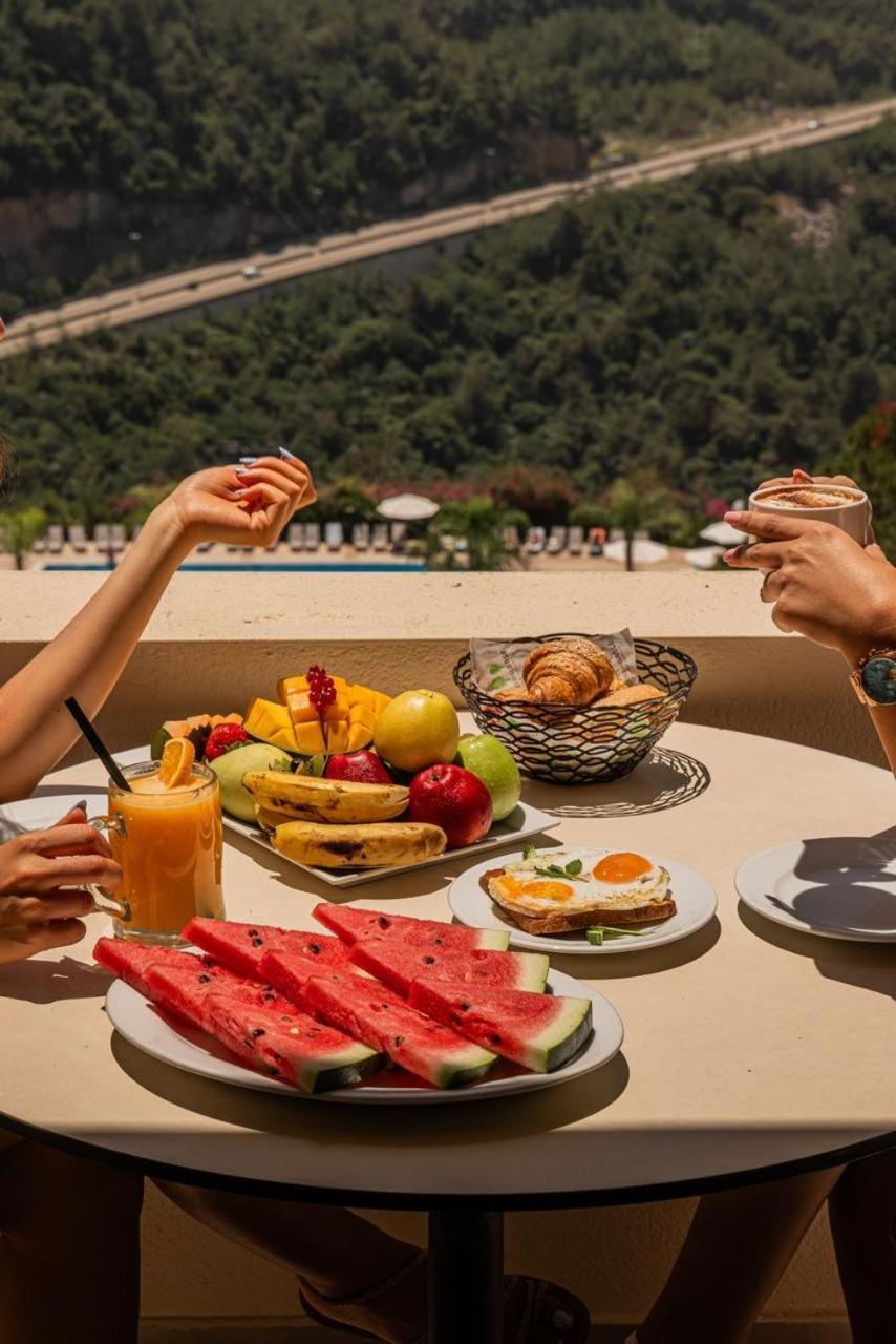 Country Lodge Hotel & Resort Beirut Eksteriør billede