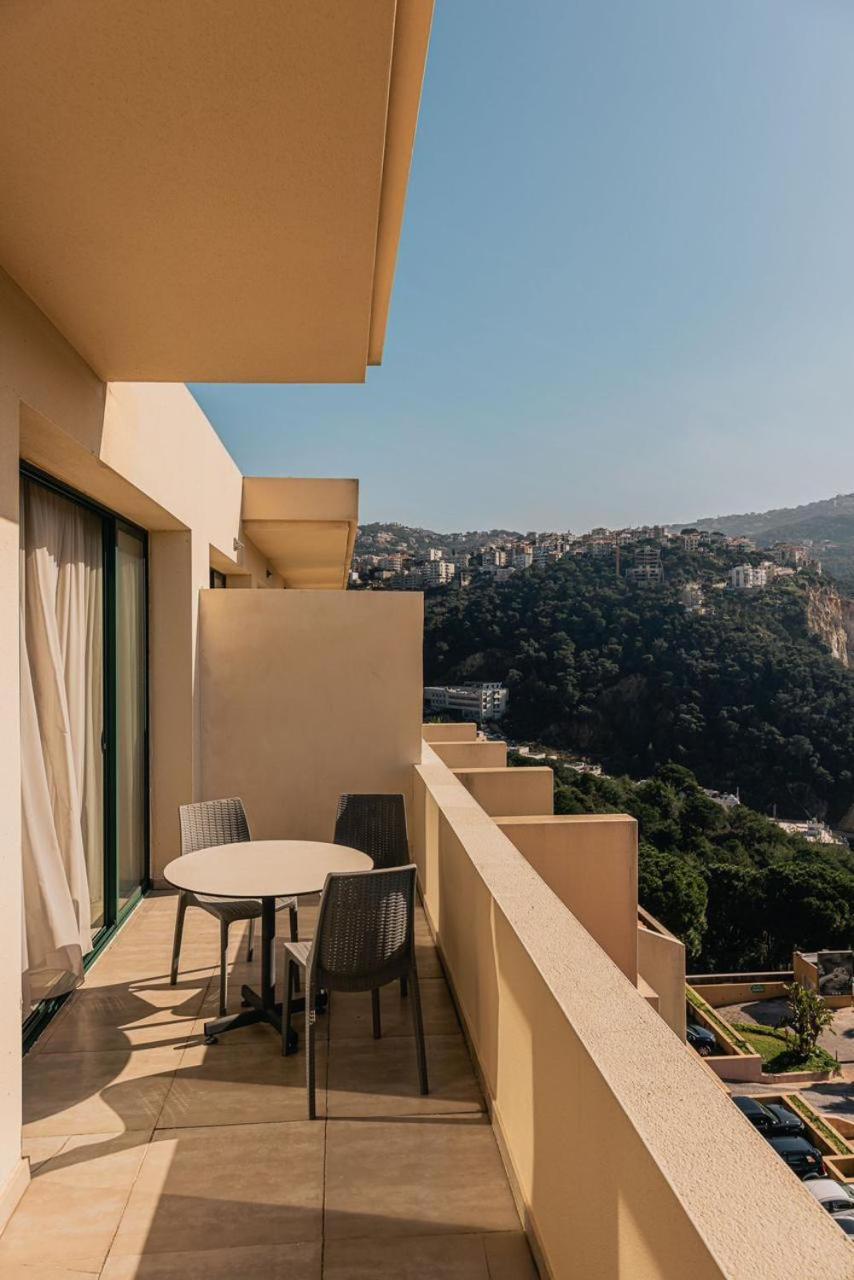 Country Lodge Hotel & Resort Beirut Eksteriør billede
