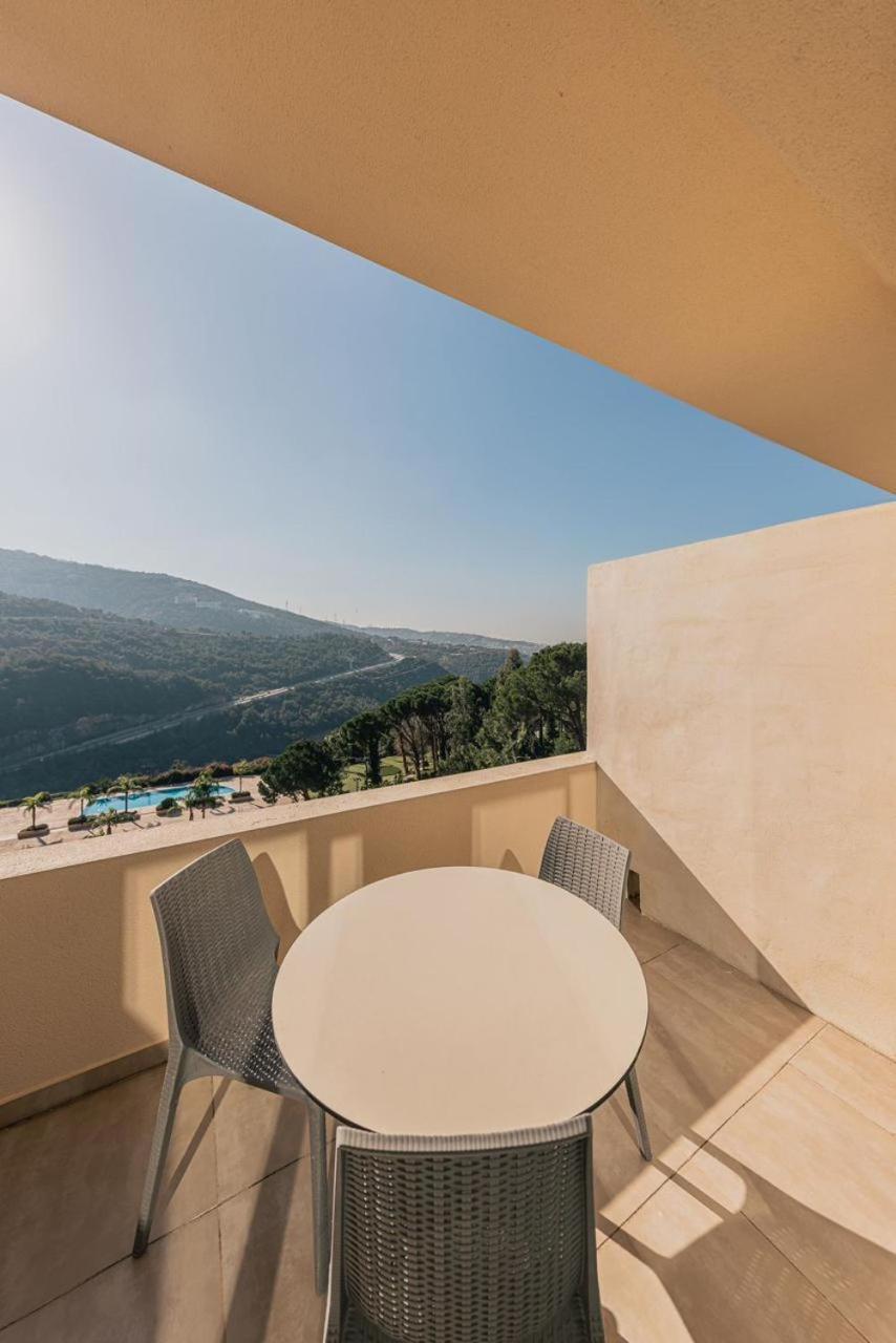 Country Lodge Hotel & Resort Beirut Eksteriør billede