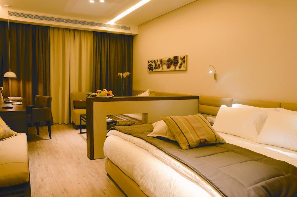 Country Lodge Hotel & Resort Beirut Eksteriør billede